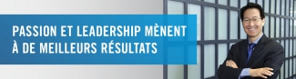 Le docteur Dorian Lo, président d'Express Scripts Canada, est debout devant un mur décoratif, sur lequel on peut lire : Passion et leadership mènent à de meilleurs résultats.